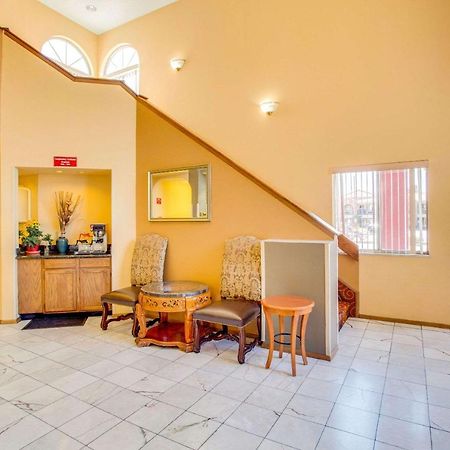 Econo Lodge Inn & Suites Albuquerque East I-40 Eubank Exit Bagian luar foto