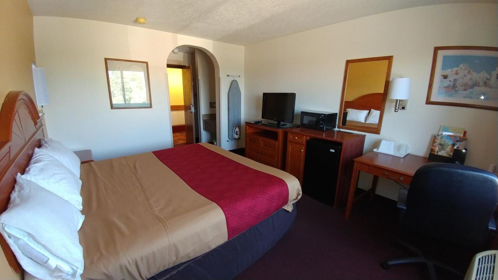 Econo Lodge Inn & Suites Albuquerque East I-40 Eubank Exit Bagian luar foto