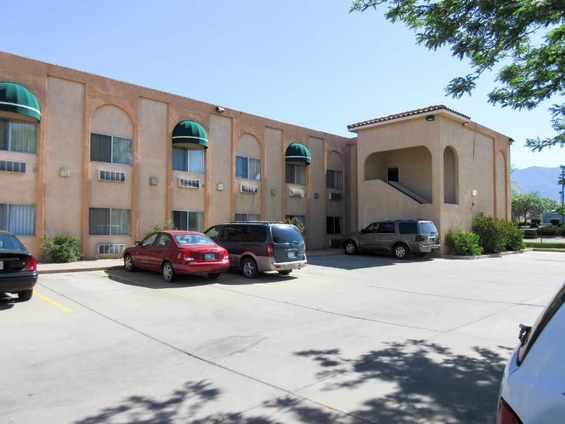 Econo Lodge Inn & Suites Albuquerque East I-40 Eubank Exit Bagian luar foto