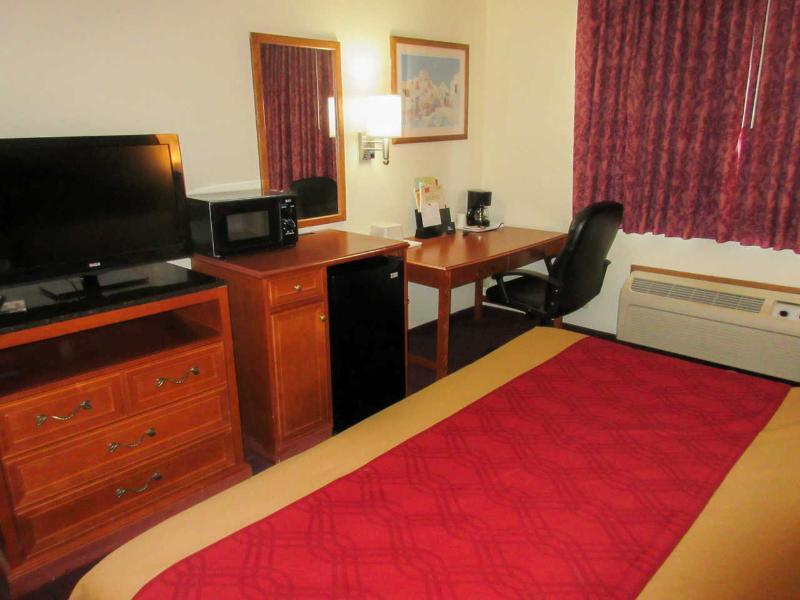 Econo Lodge Inn & Suites Albuquerque East I-40 Eubank Exit Bagian luar foto