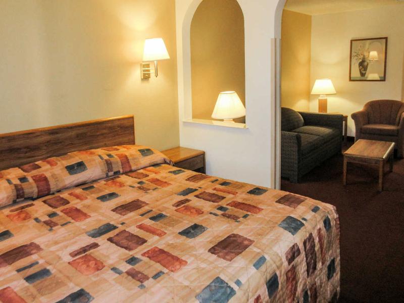 Econo Lodge Inn & Suites Albuquerque East I-40 Eubank Exit Bagian luar foto