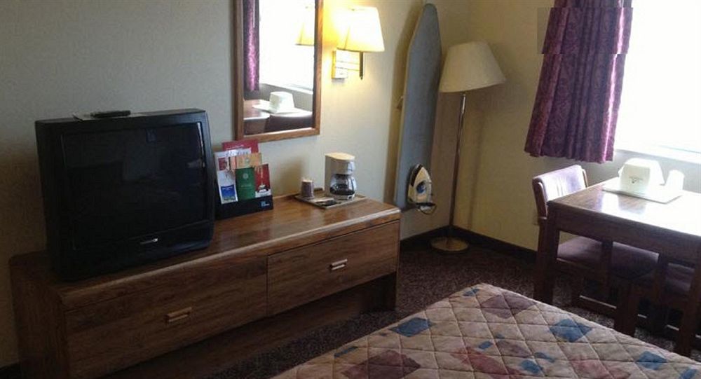 Econo Lodge Inn & Suites Albuquerque East I-40 Eubank Exit Bagian luar foto